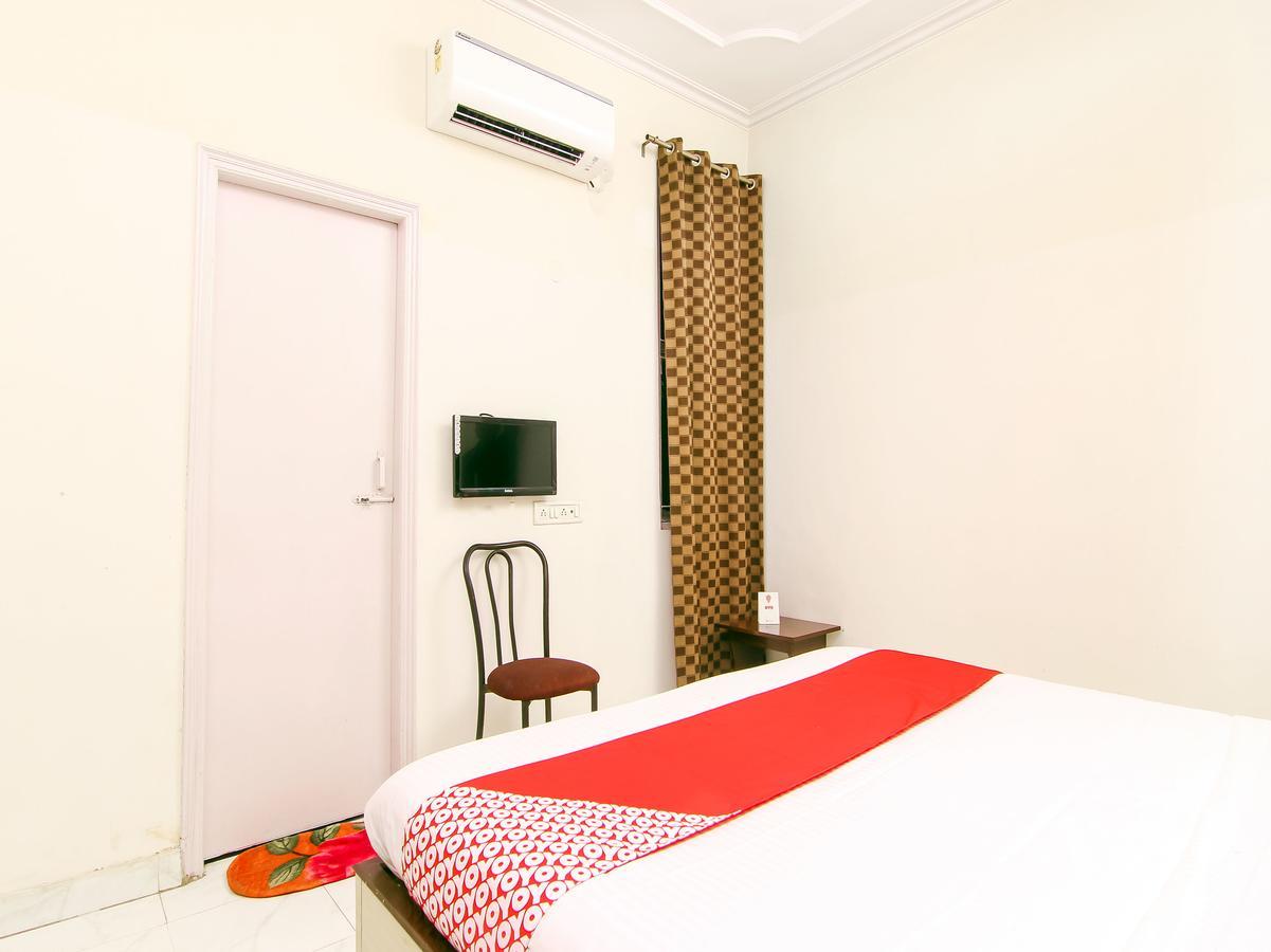 Oyo 14345 Hotel Panchsheel Varanasi Exterior foto