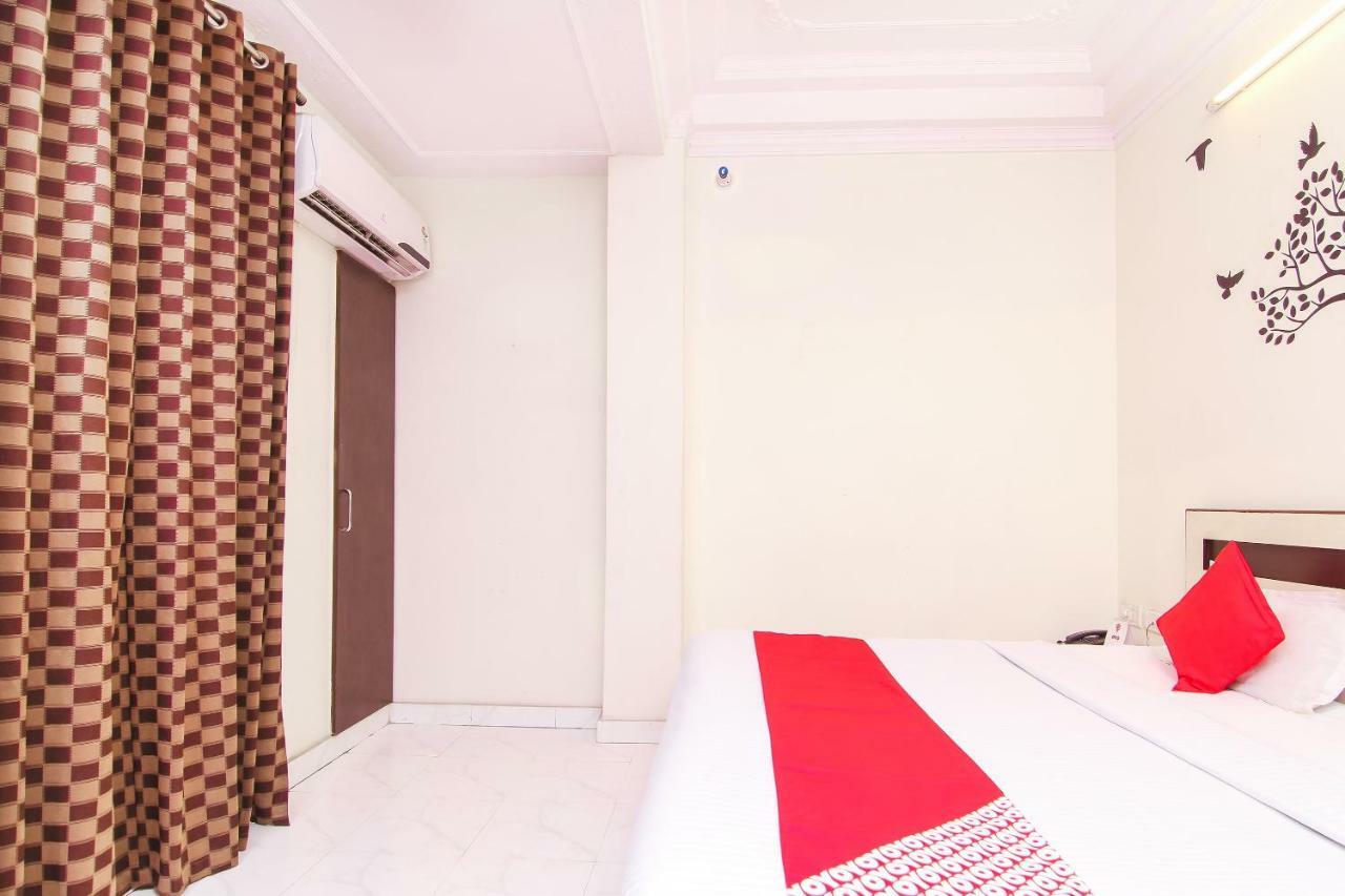 Oyo 14345 Hotel Panchsheel Varanasi Exterior foto
