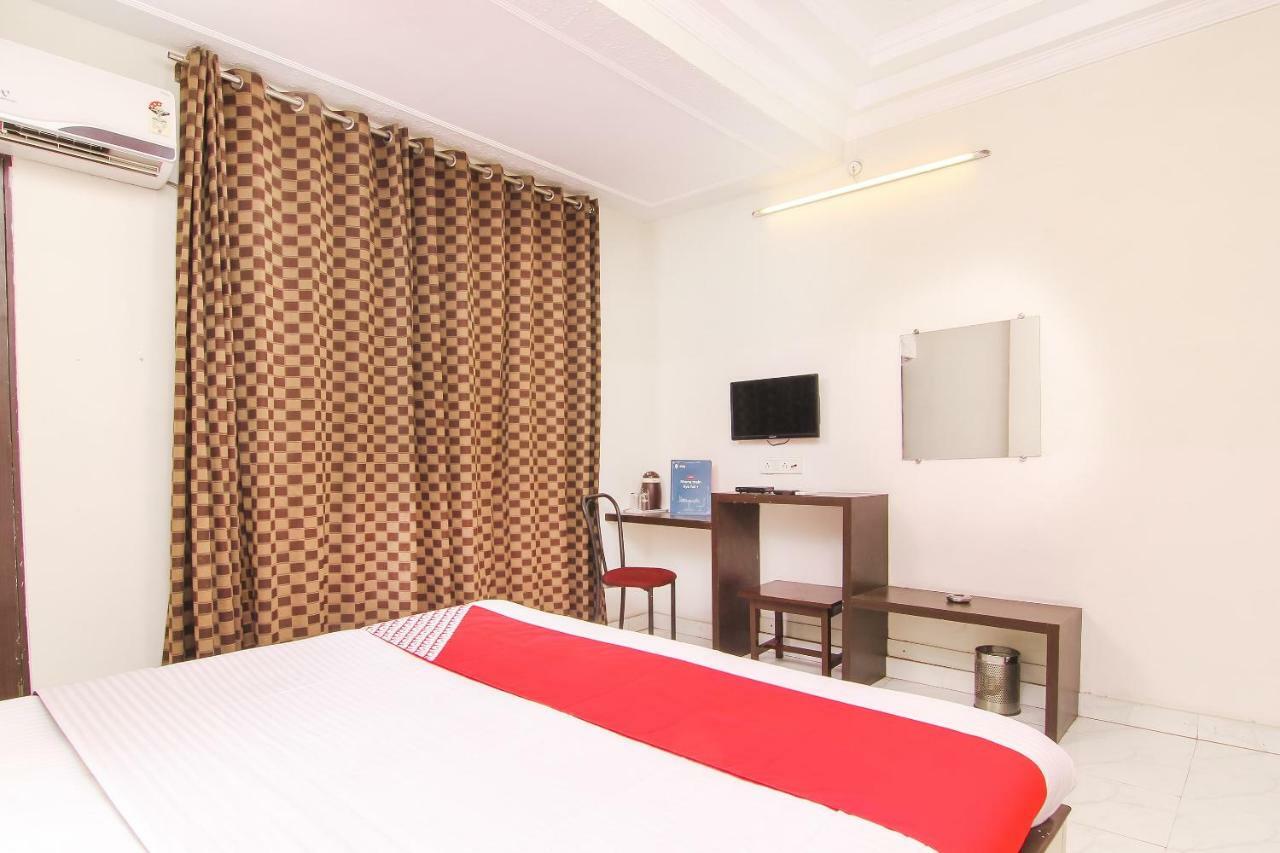 Oyo 14345 Hotel Panchsheel Varanasi Exterior foto