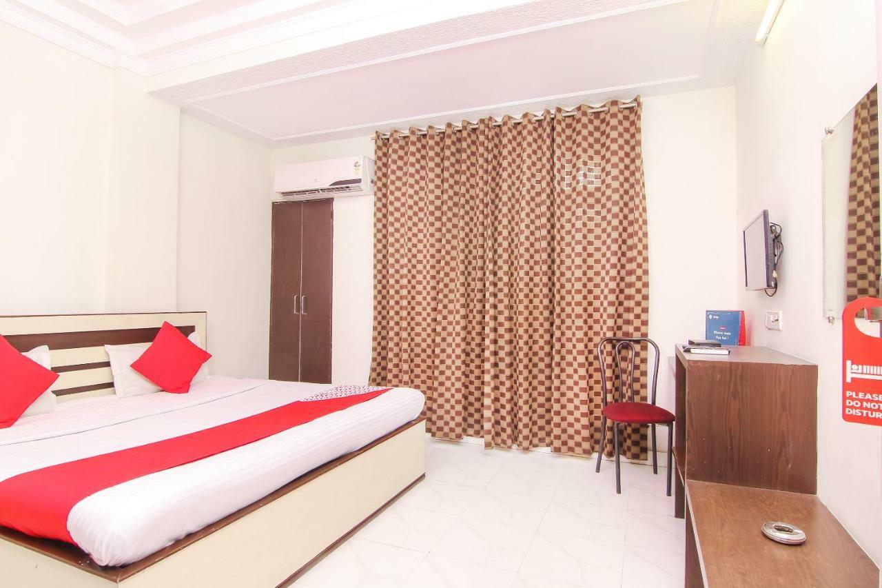 Oyo 14345 Hotel Panchsheel Varanasi Exterior foto